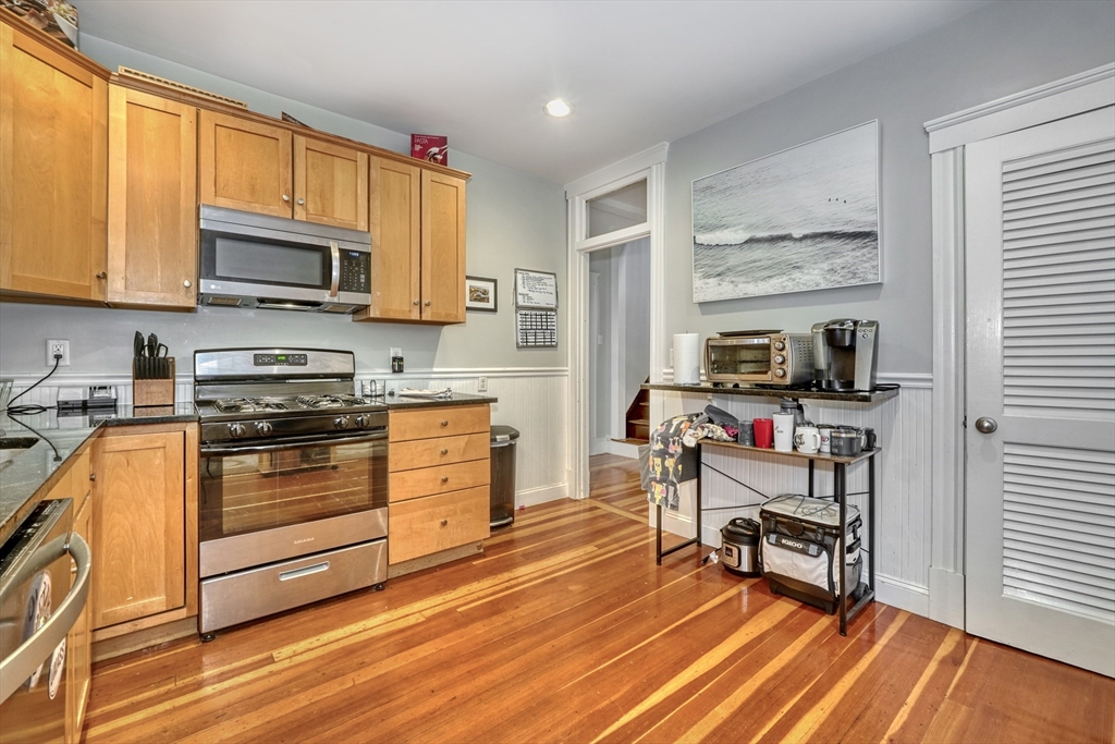 1632 Columbia Rd, South Boston