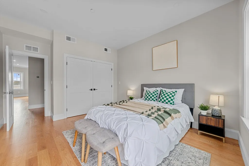 31 Boardman St, East Boston