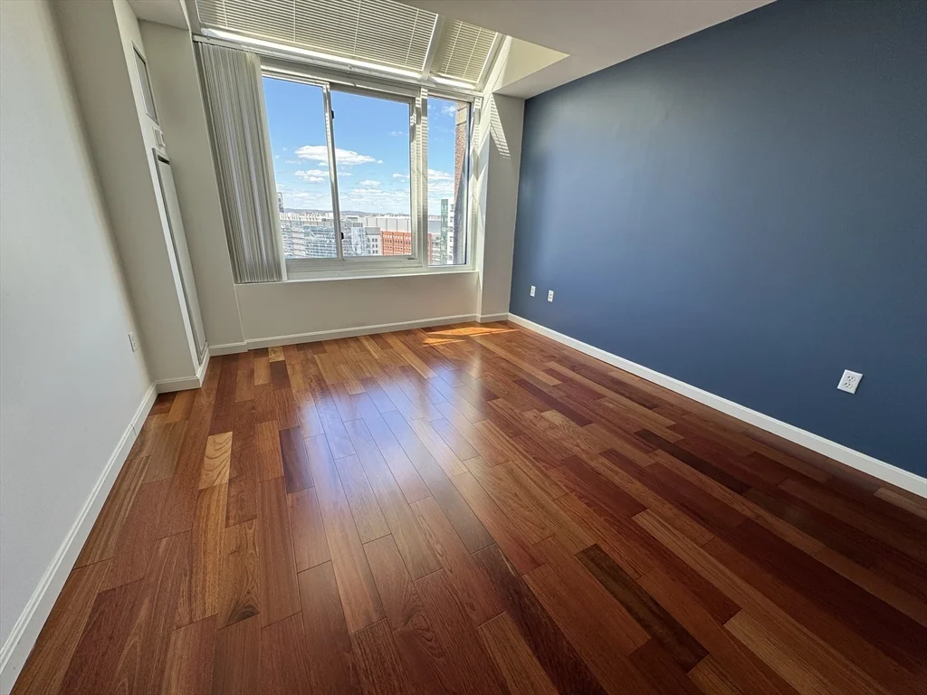 10 Museum Way, East Cambridge