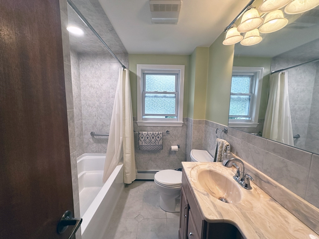 15 Wayland Rd, Wakefield