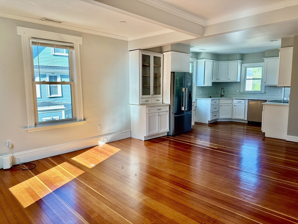 329 Lexington St, Newton