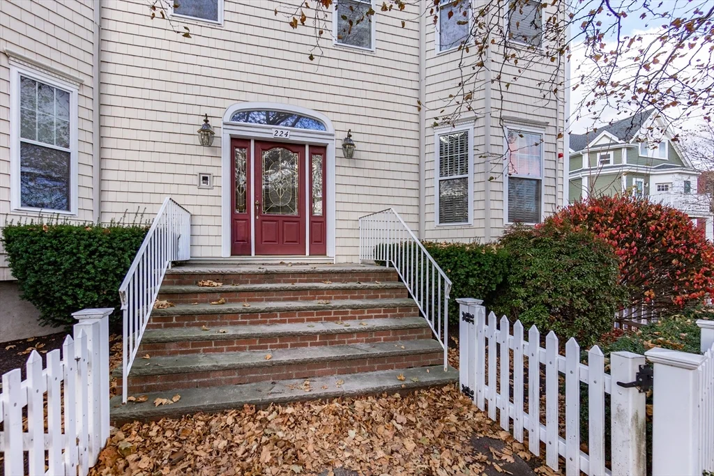 224 Salem St, Medford