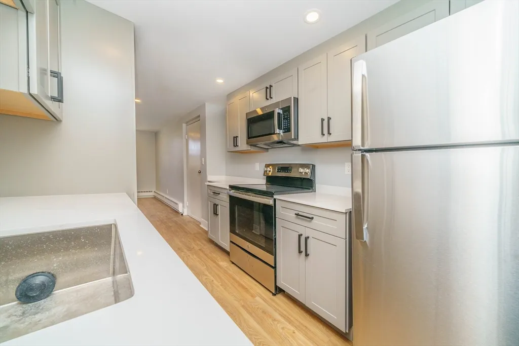 132 Sherman St, Neighborhood Nine