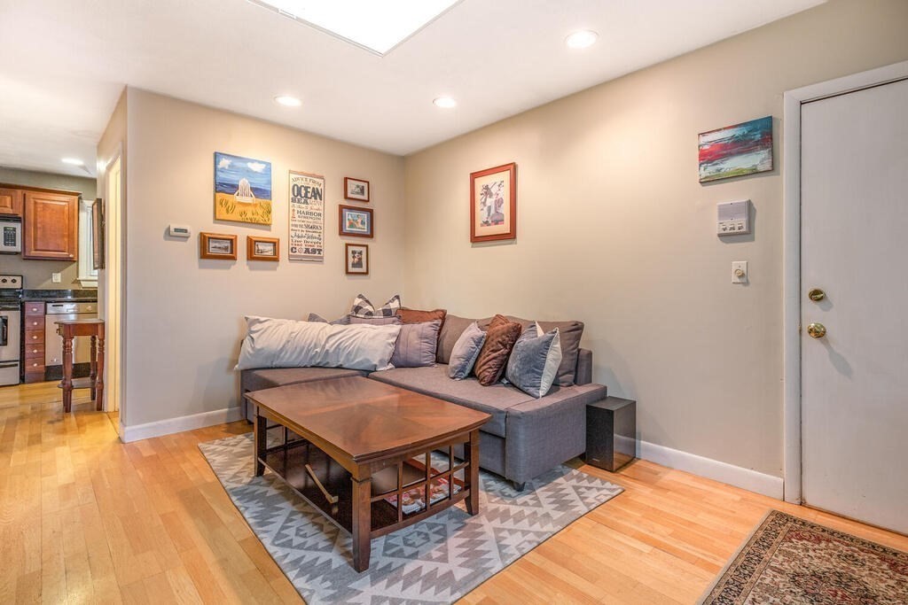 1 bed, 1 bath apartment for rent at 47 Telegraph St Unit 5, Dorchester — photo 4 of 19