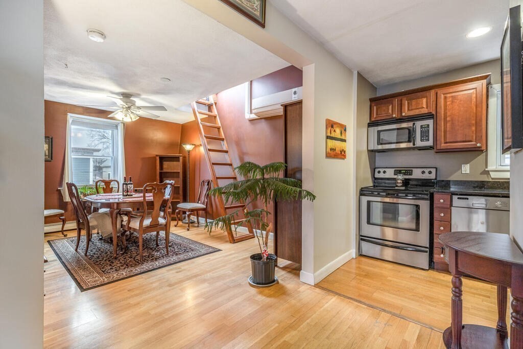 1 bed, 1 bath apartment for rent at 47 Telegraph St Unit 5, Dorchester — photo 6 of 19
