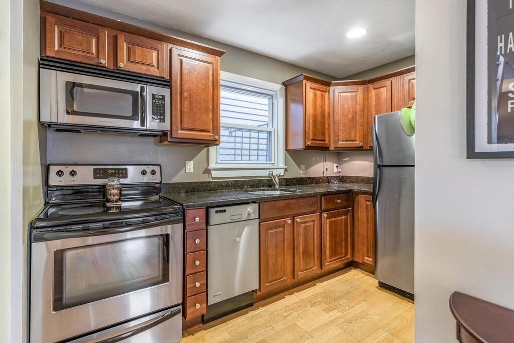 1 bed, 1 bath apartment for rent at 47 Telegraph St Unit 5, Dorchester — photo 8 of 19