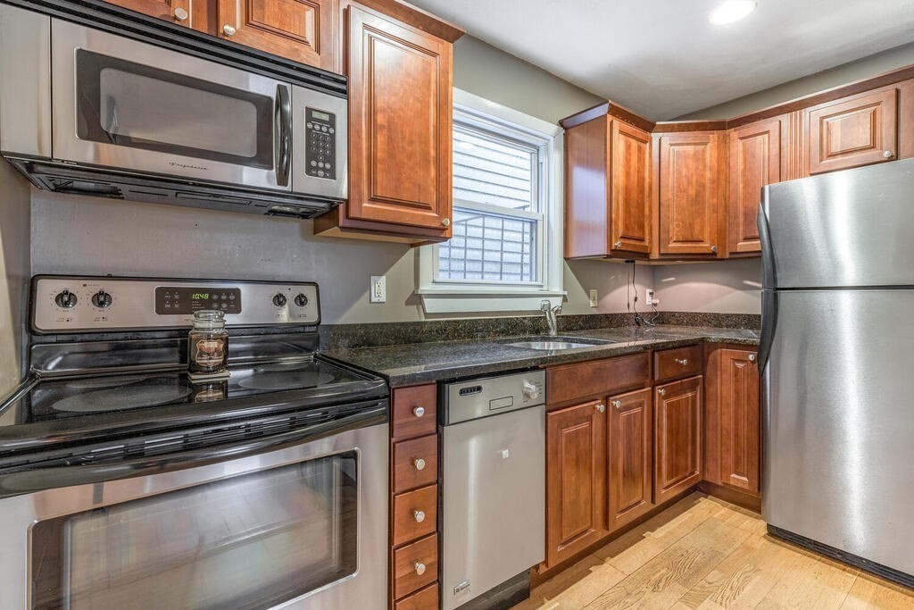 1 bed, 1 bath apartment for rent at 47 Telegraph St Unit 5, Dorchester — photo 9 of 19