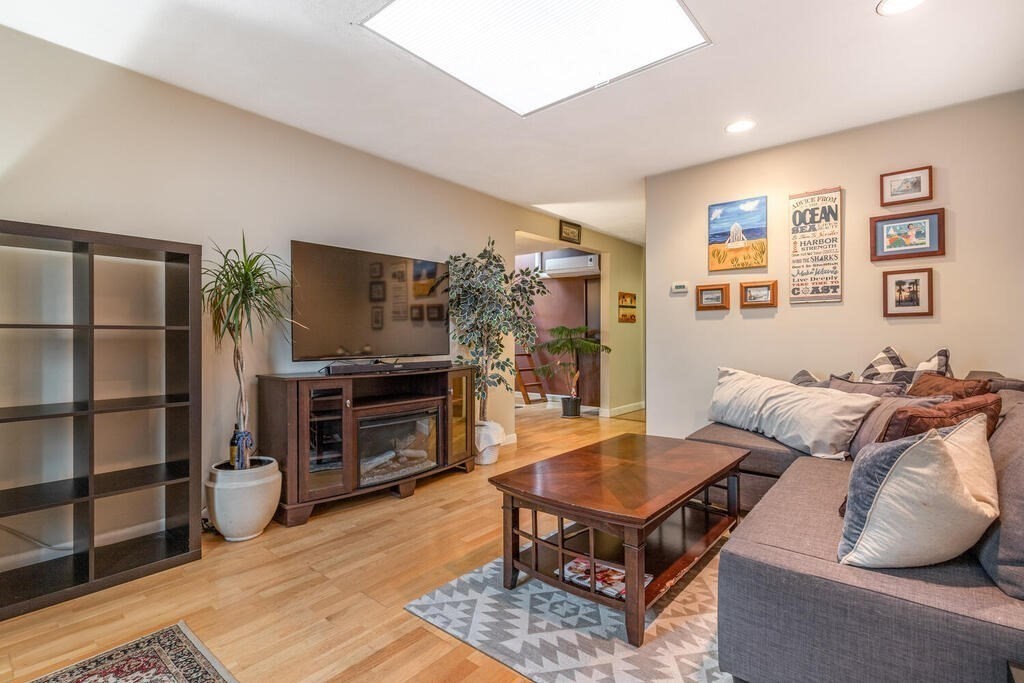 1 bed, 1 bath apartment for rent at 47 Telegraph St Unit 5, Dorchester — photo 2 of 19