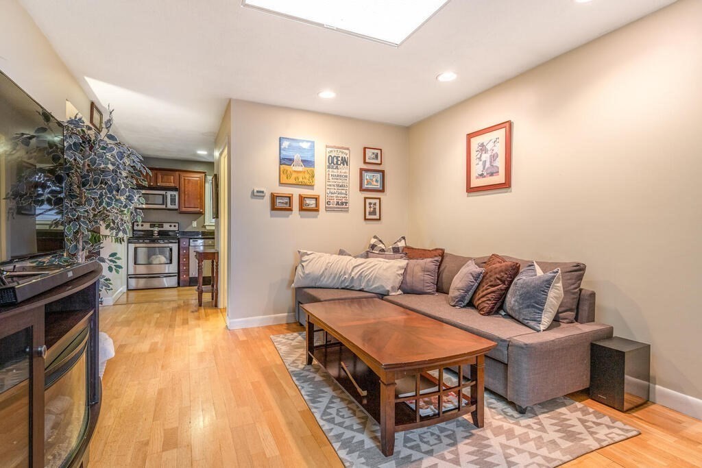 1 bed, 1 bath apartment for rent at 47 Telegraph St Unit 5, Dorchester — photo 10 of 19