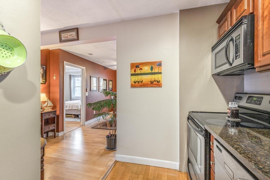 1 bed, 1 bath apartment for rent at 47 Telegraph St Unit 5, Dorchester — photo 14 of 19