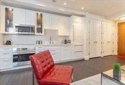 22 Liberty Dr, Seaport District