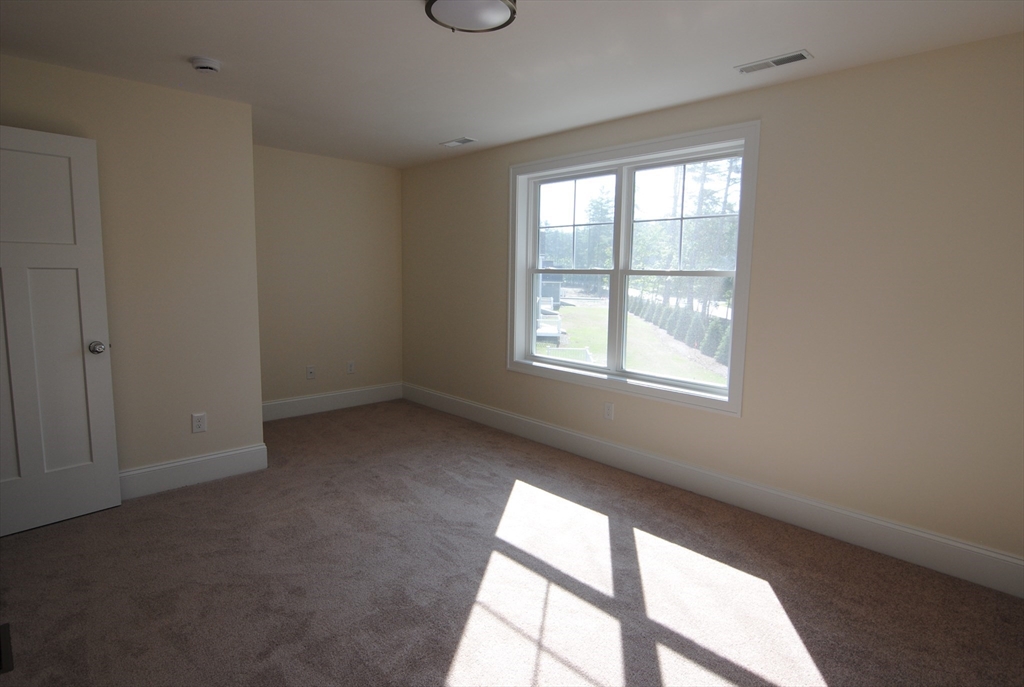 1 Scout Ln, Nashua