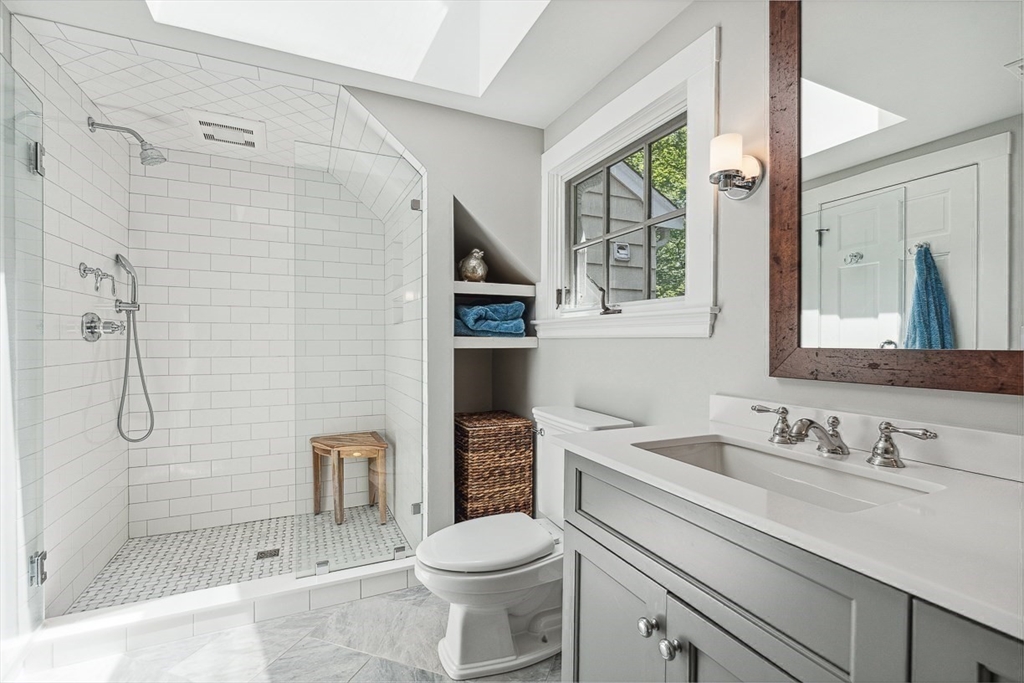 37 Tennyson Rd, Wellesley