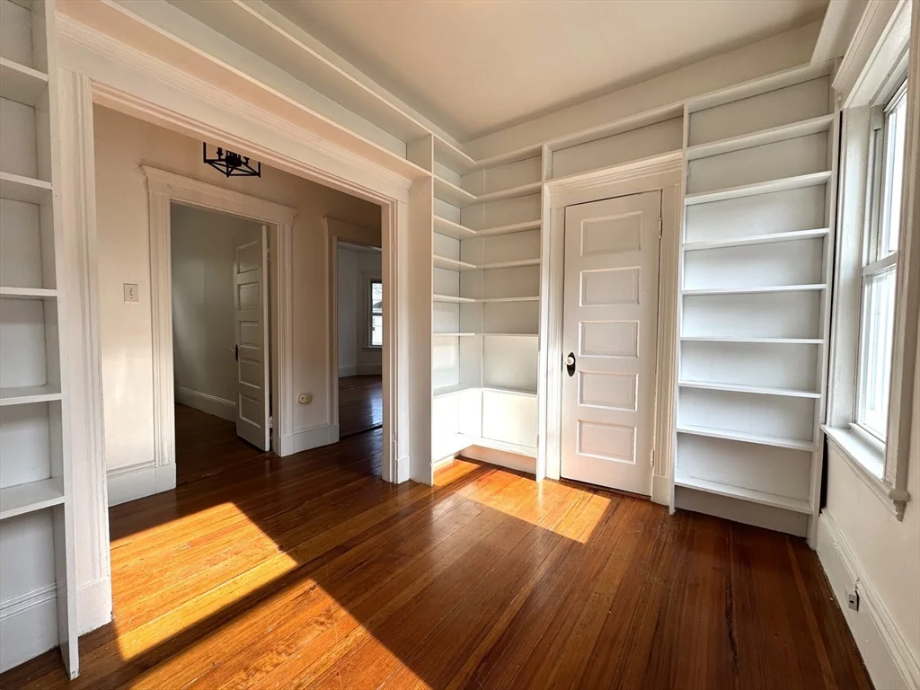 67 Washburn Ave, North Cambridge