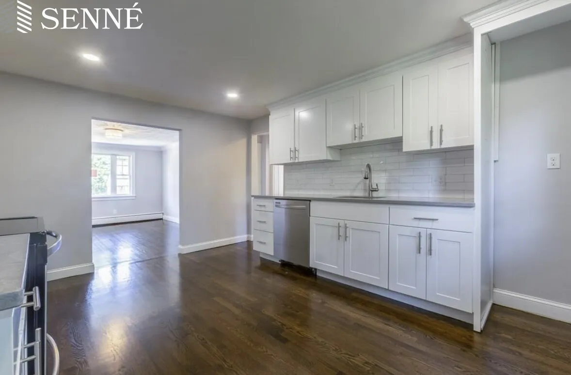 50 Aldrich Rd, Downtown