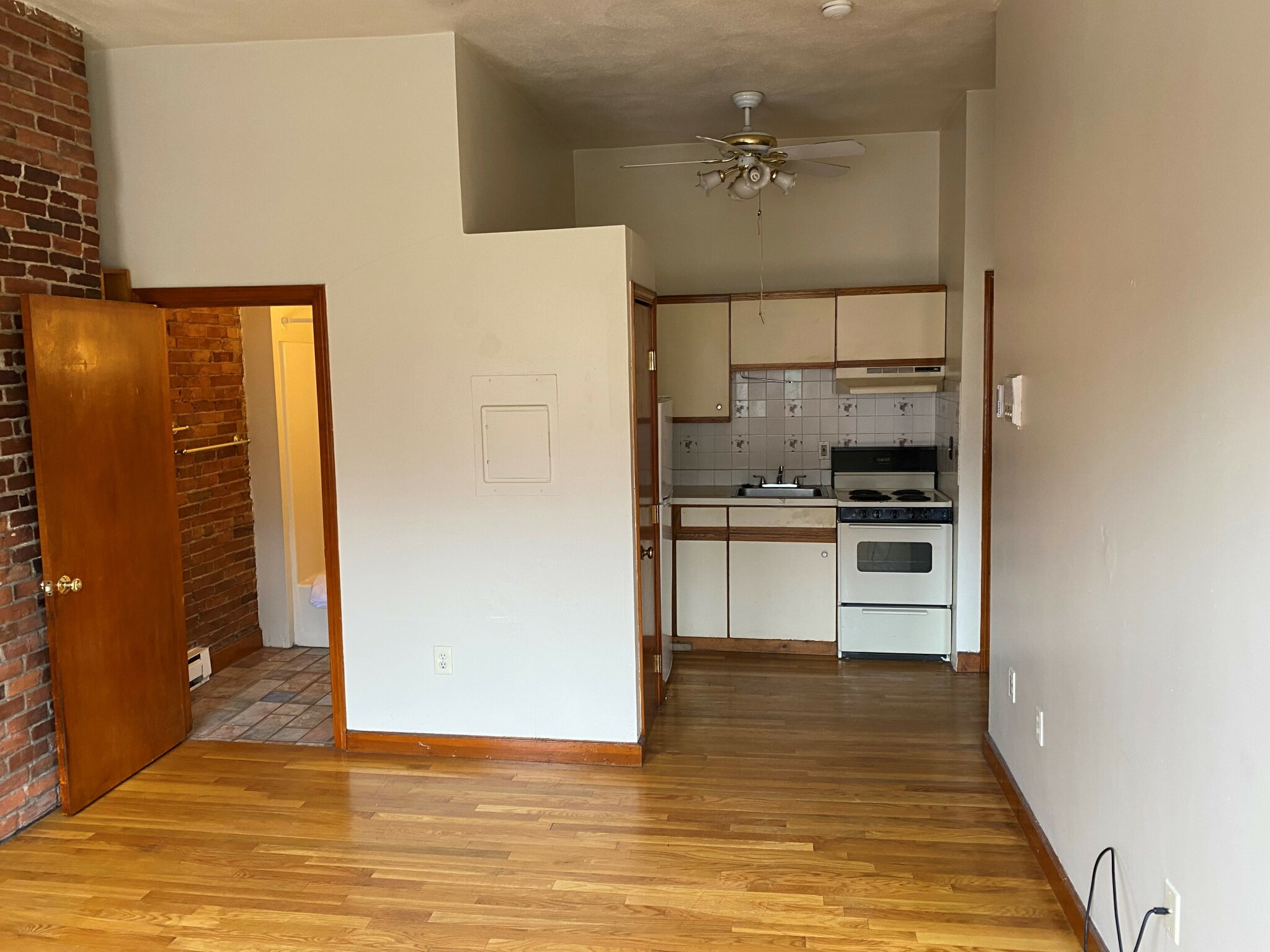 1 bed, 1 bath apartment for rent at 471 Massachusetts Ave Unit 4-1, Roxbury