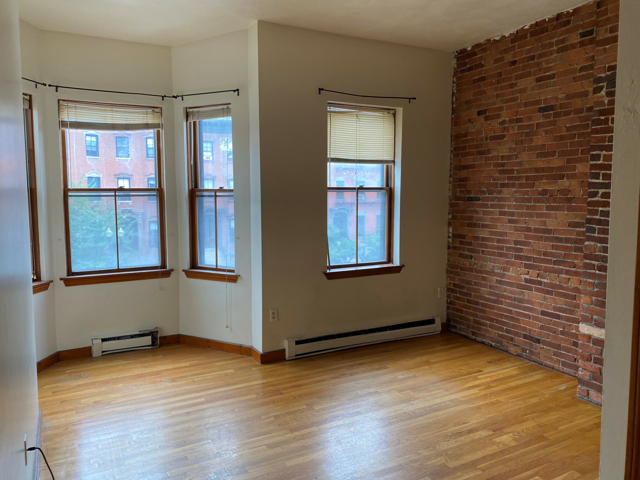 1 bed, 1 bath apartment for rent at 471 Massachusetts Ave Unit 4-1, Roxbury — photo 3 of 5