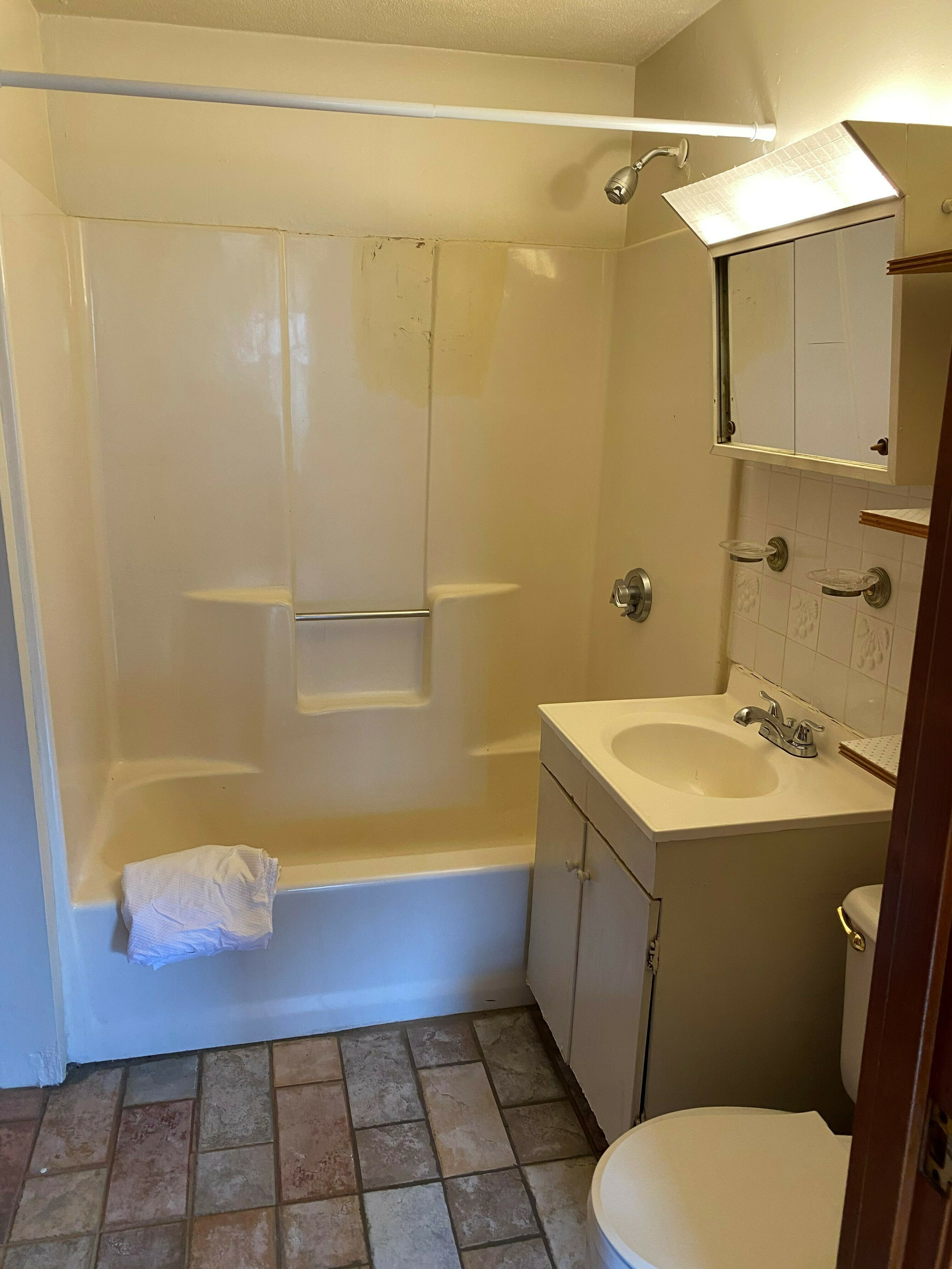 1 bed, 1 bath apartment for rent at 471 Massachusetts Ave Unit 4-1, Roxbury — photo 4 of 5