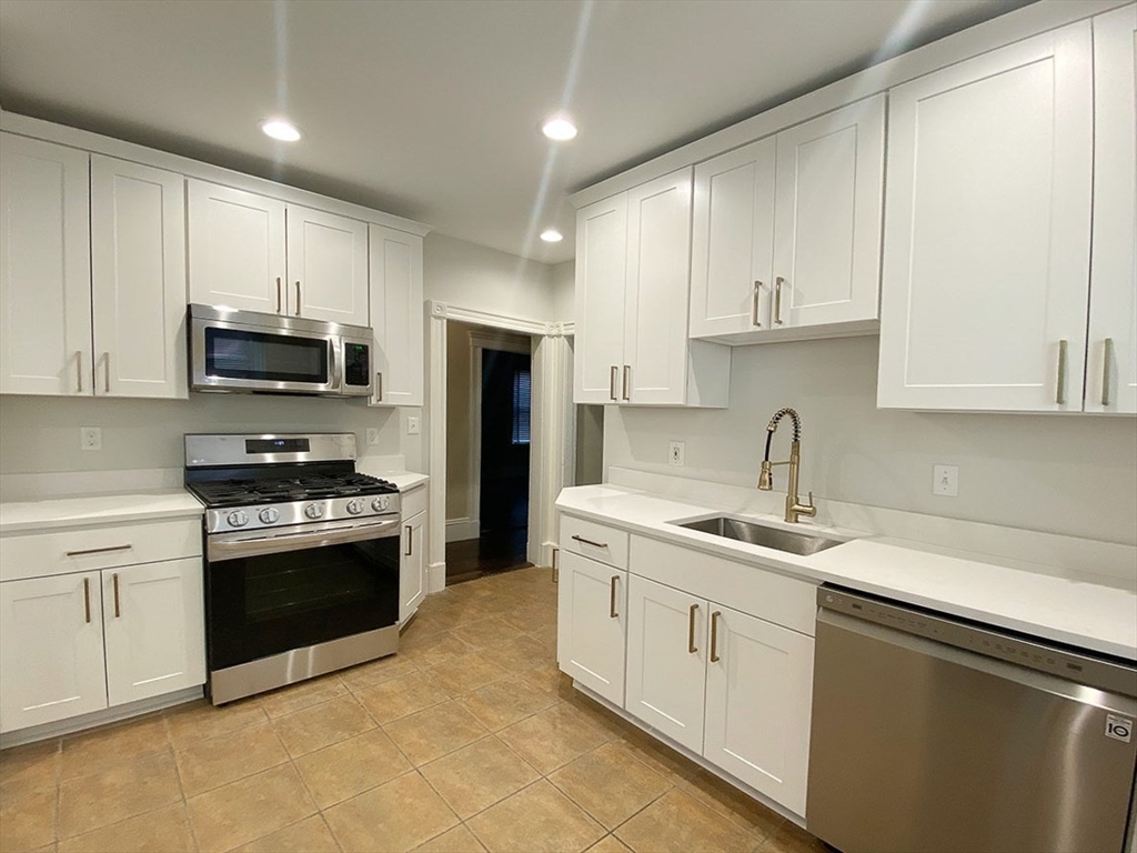 4 Banks St, Davis Square