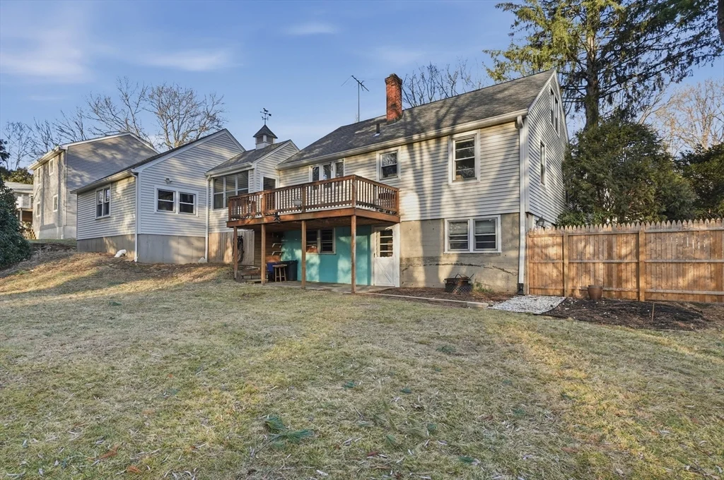 16 Liberty Dr, Shrewsbury