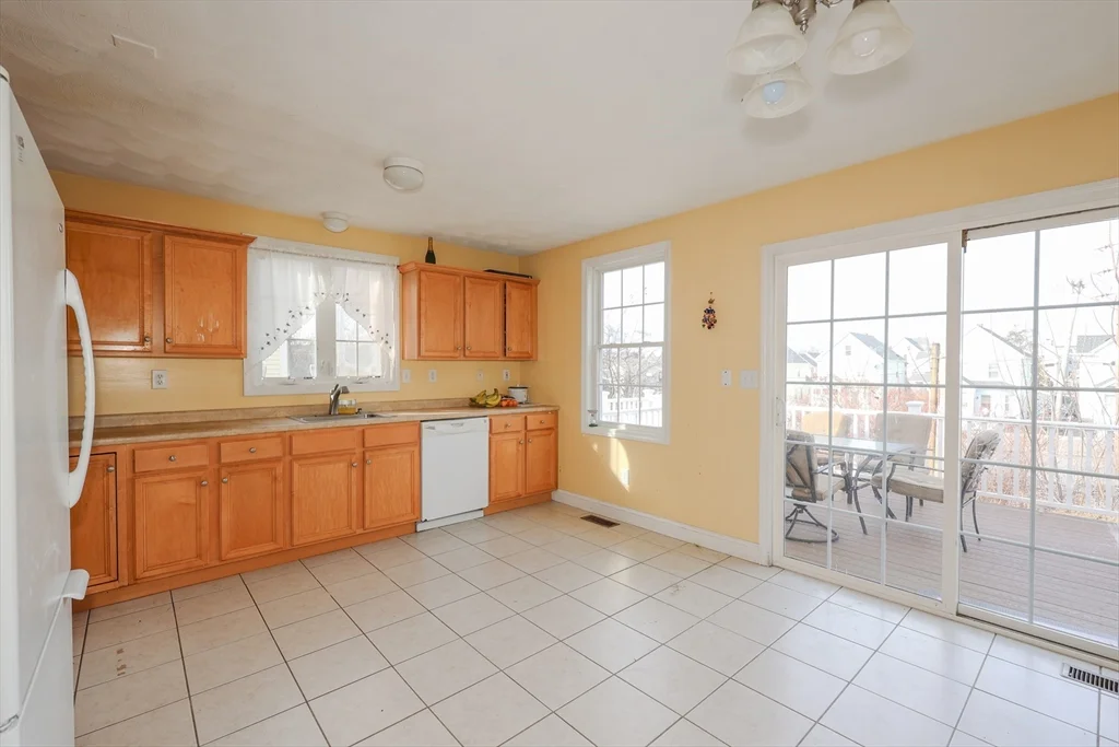 117 Manchester St, Lowell