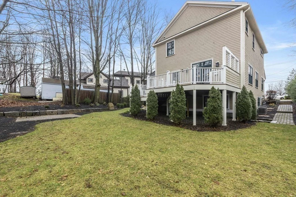 24 Elm, Dedham