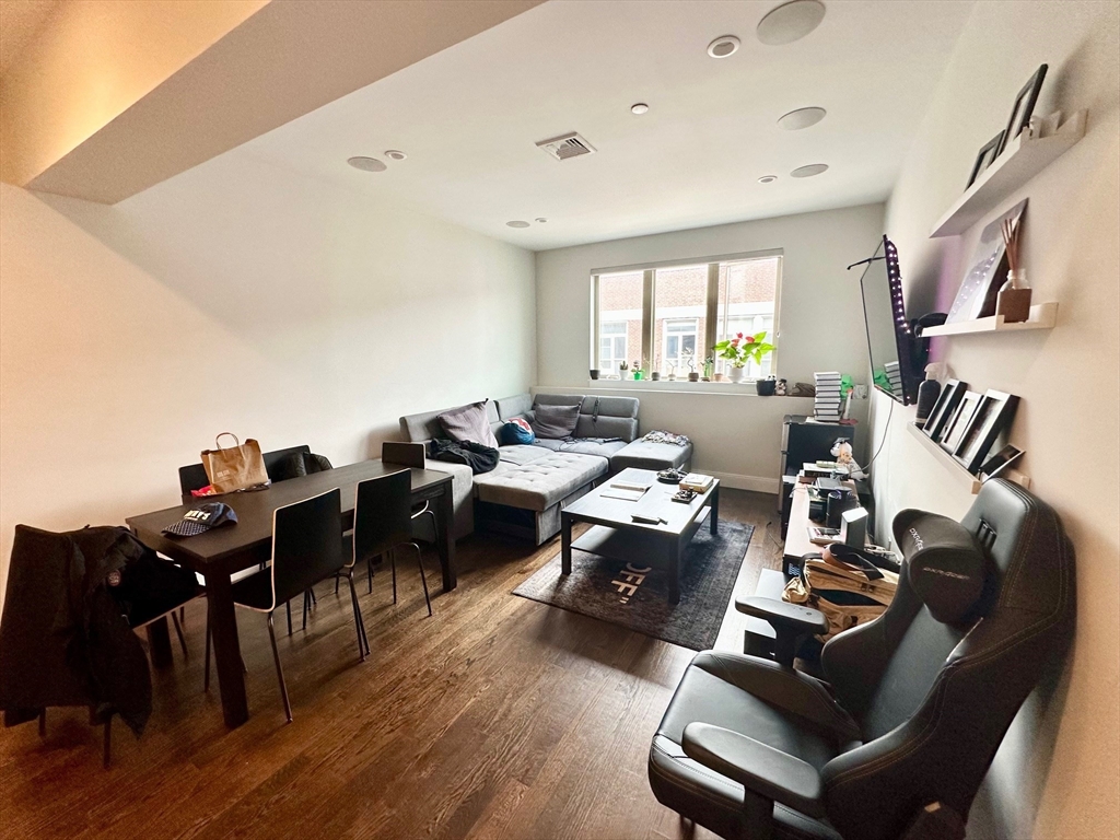 225 Dorchester St, South Boston