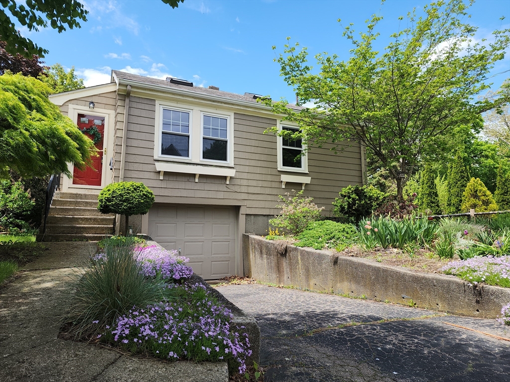 23 Brewster Rd, Weymouth