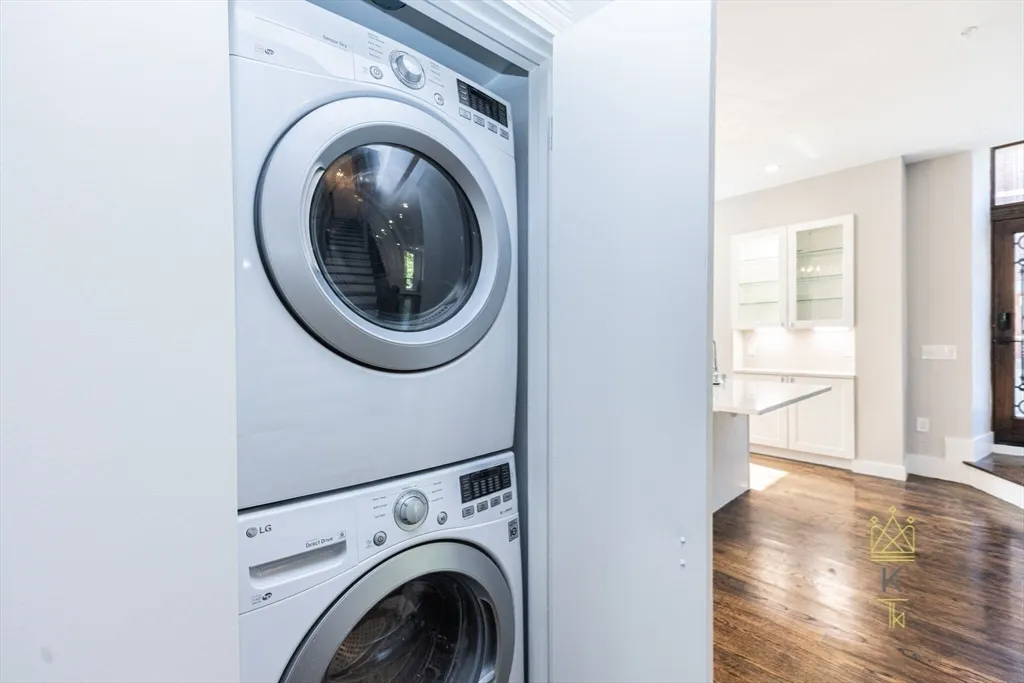 85 Regent St, Roxbury