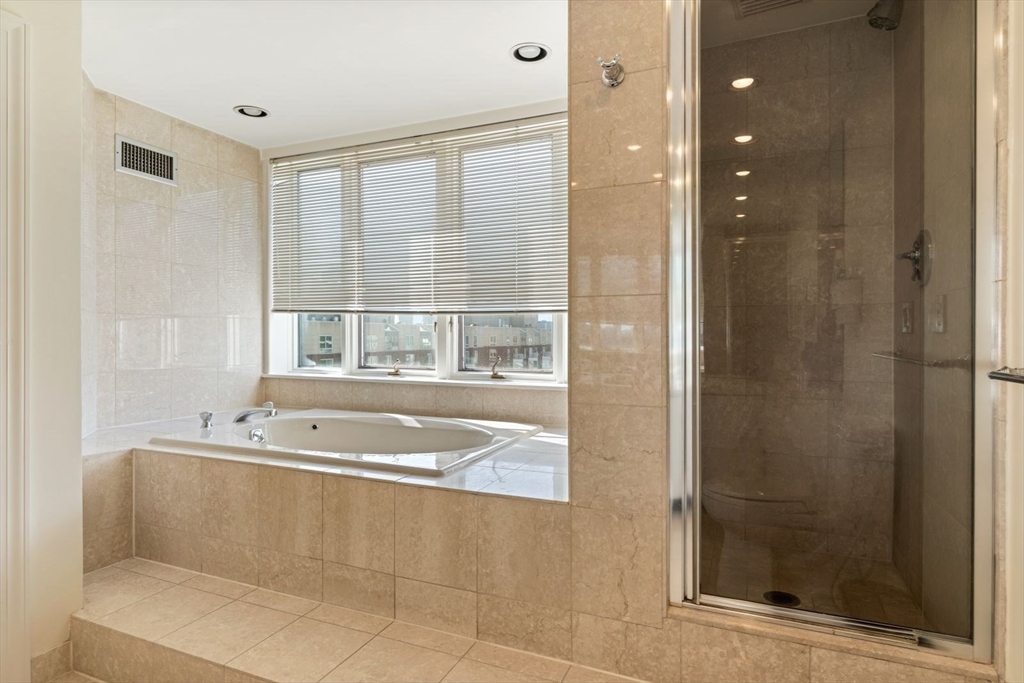 10 Rogers St, East Cambridge