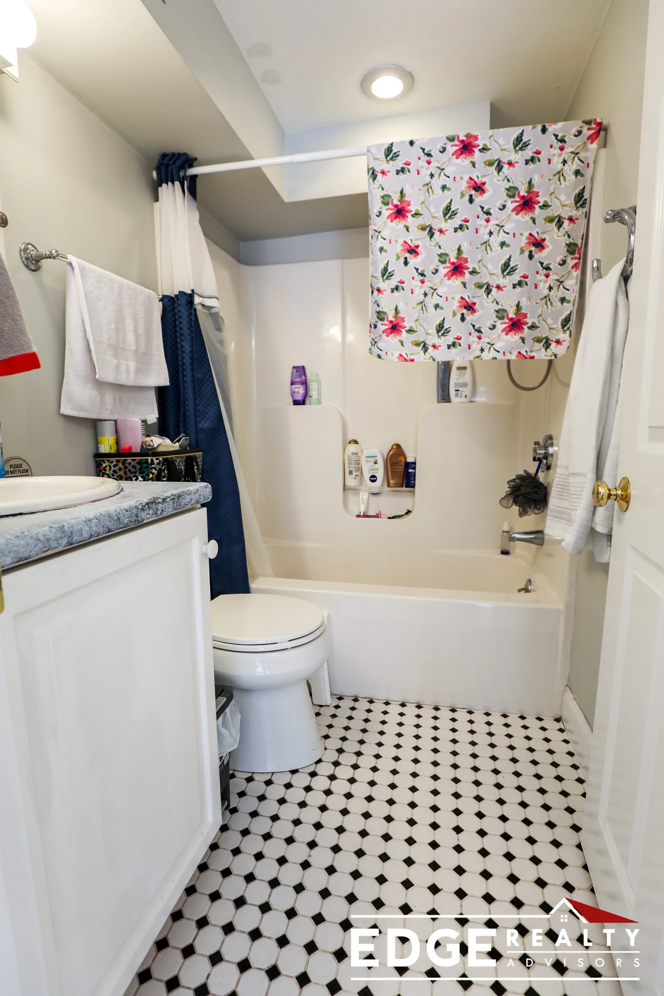 11 Kinross Rd, Brighton