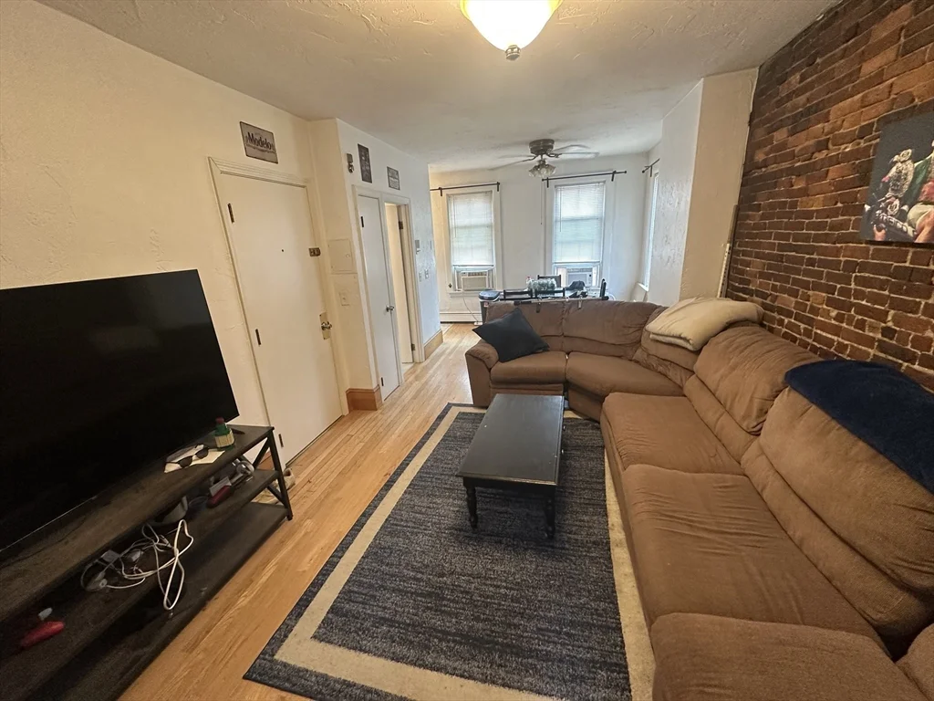 675 E 7th, South Boston