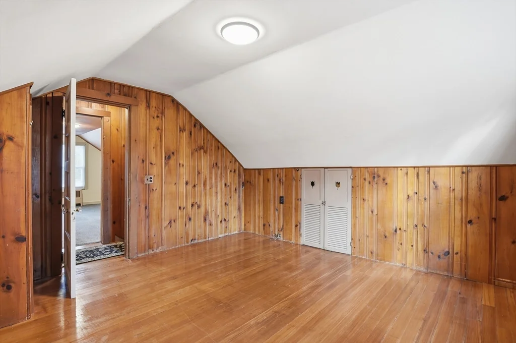 16 Liberty Dr, Shrewsbury