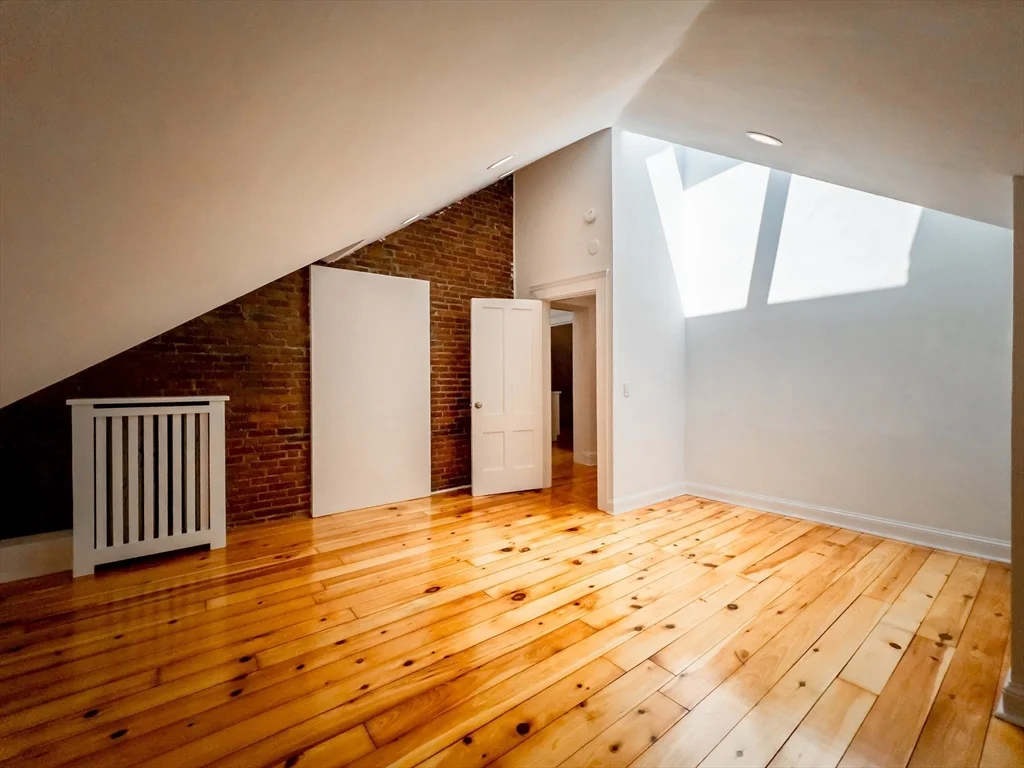 100 Chestnut Ave, Jamaica Plain