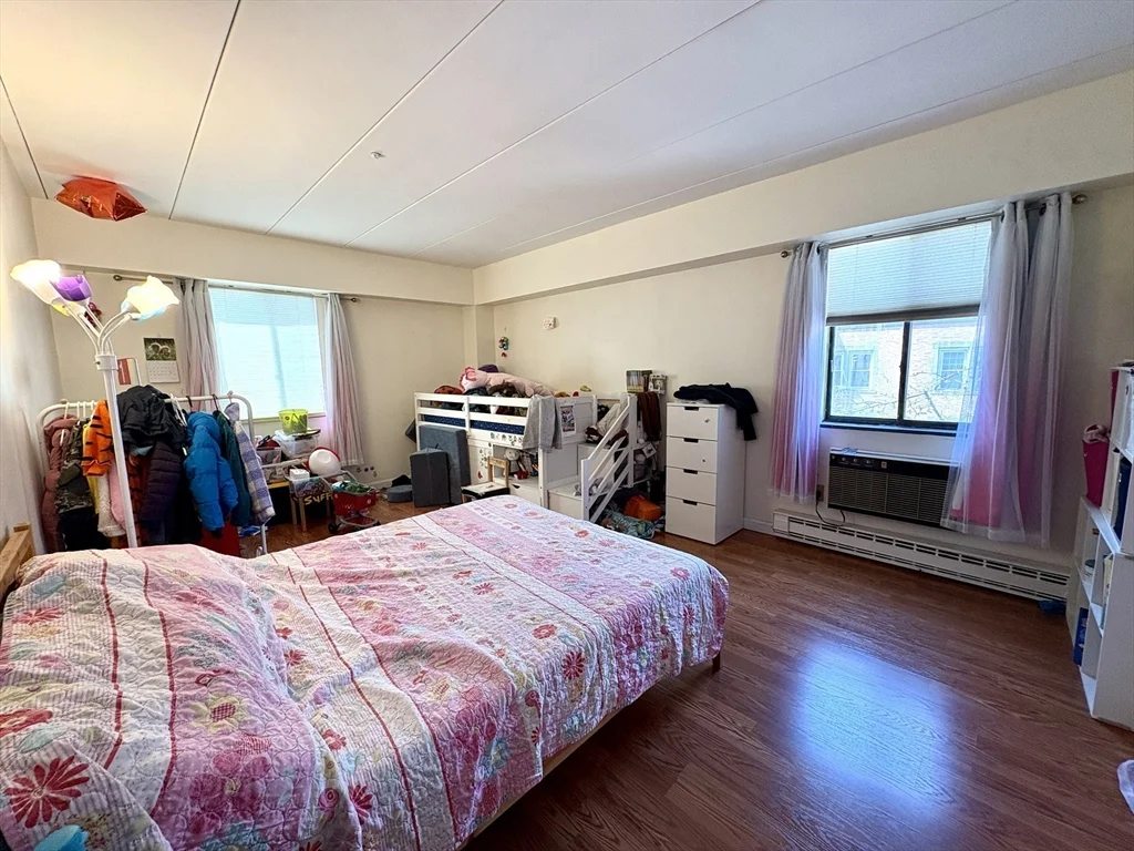 125 Pleasant St, North Brookline