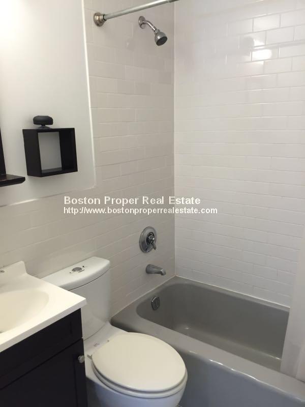 323 Beacon St, Back Bay