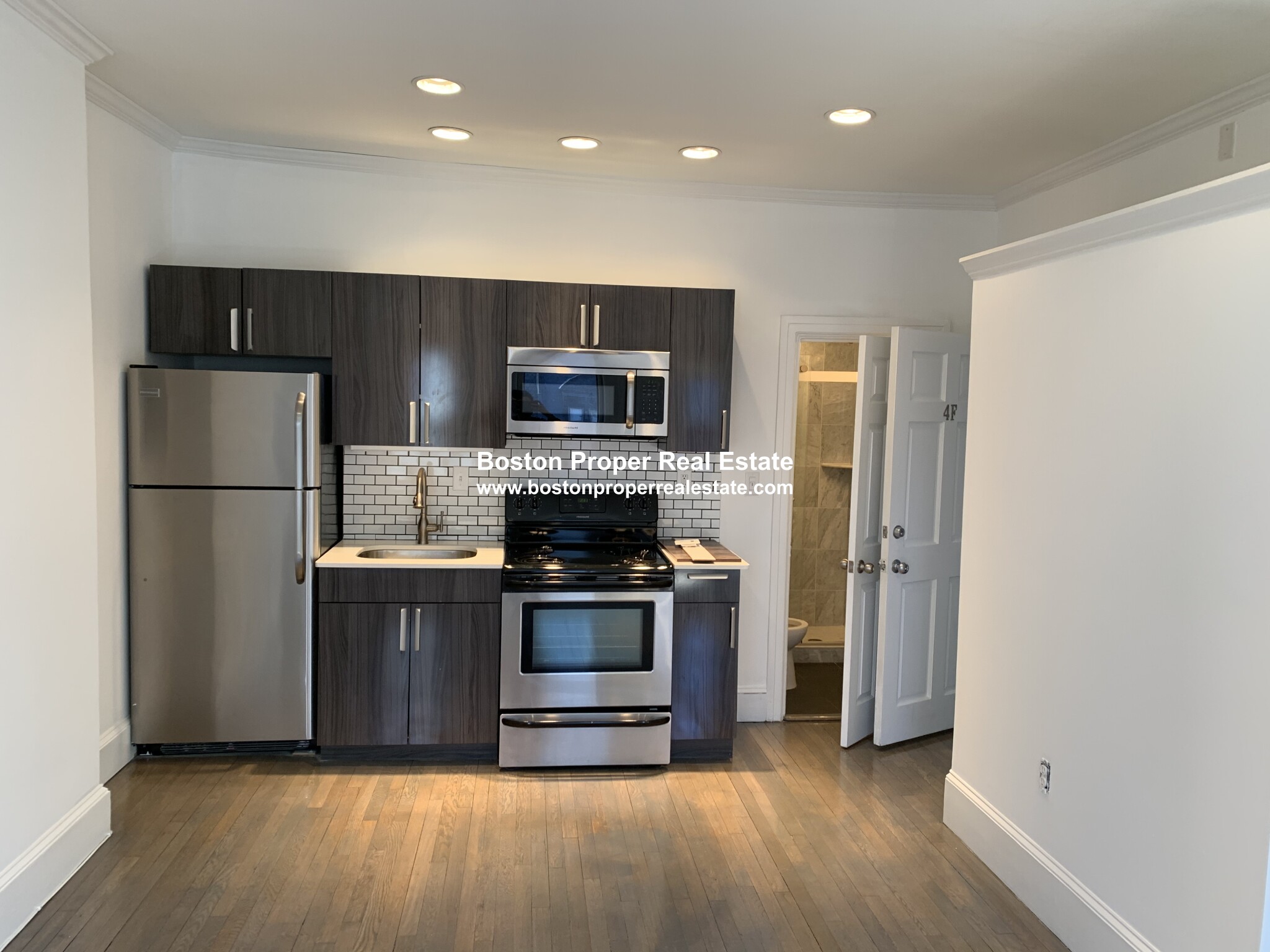 225 Newbury St, Back Bay