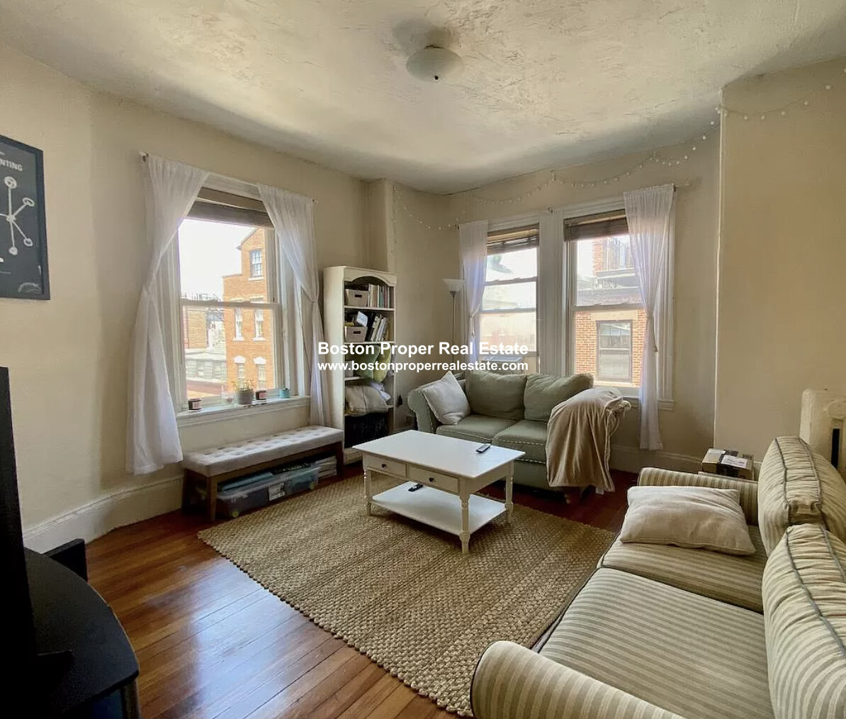 108 Myrtle St, Beacon Hill