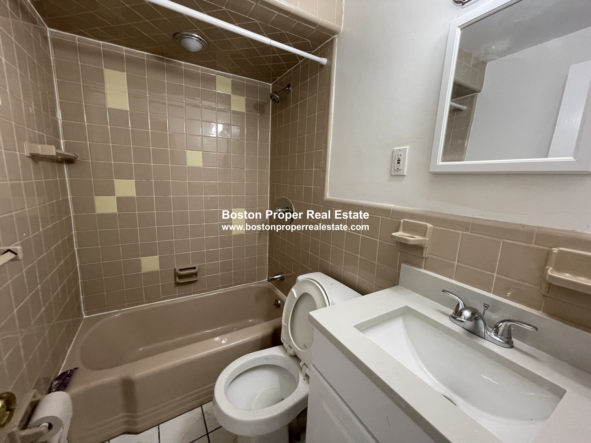 49 Gloucester St, Back Bay