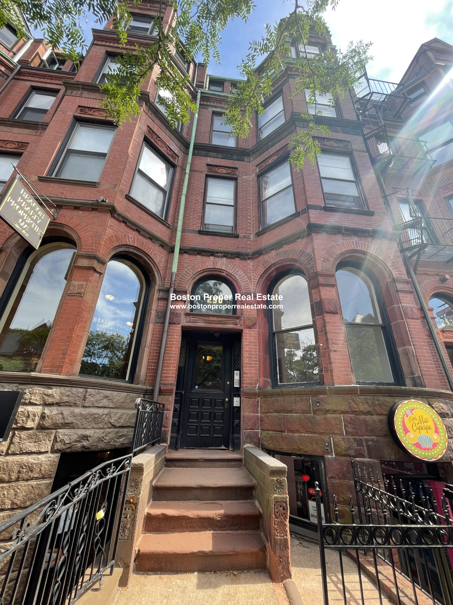 250 Newbury St, Back Bay