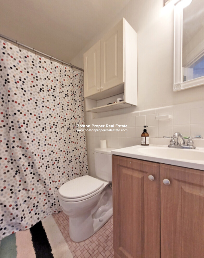 1748 Beacon St, Brookline