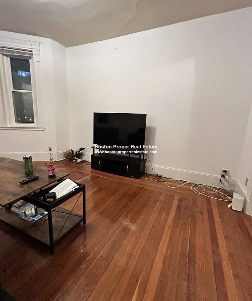 24 Westland Ave, Fenway