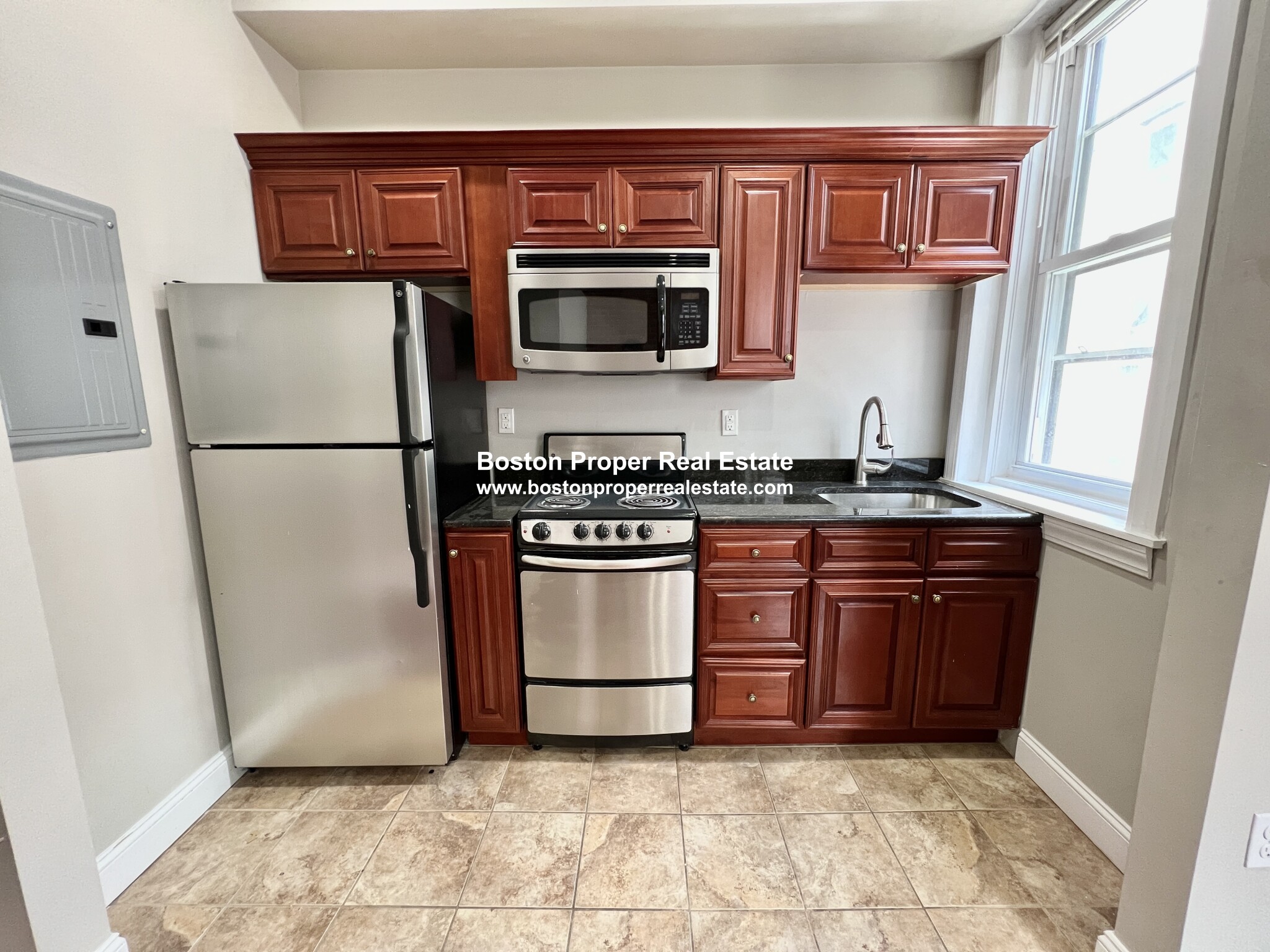 250 Newbury St, Back Bay