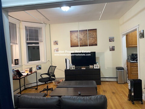 360 Riverway, Mission Hill