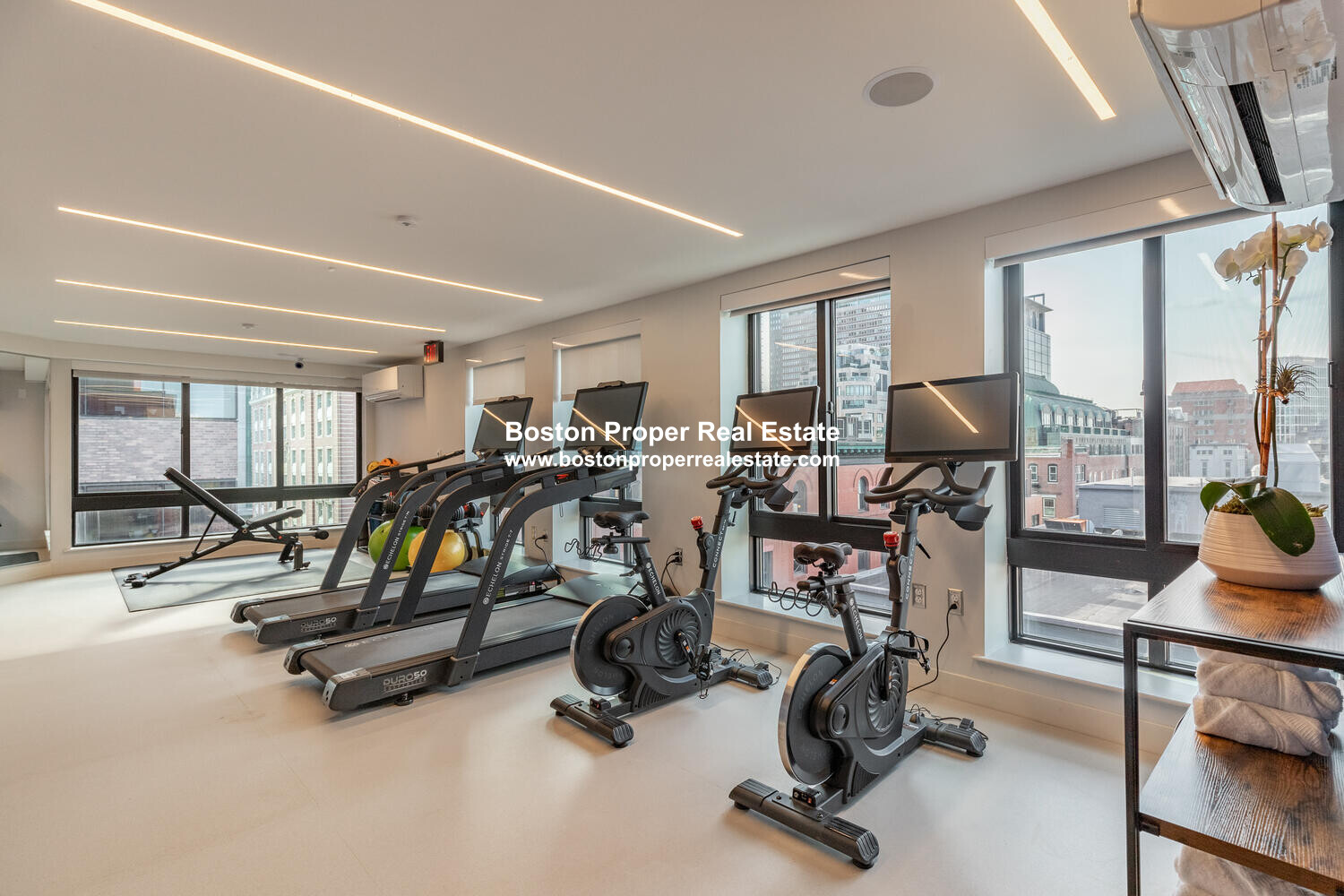 28 Exeter St, Back Bay