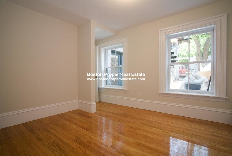 658 Massachusetts Ave, South End