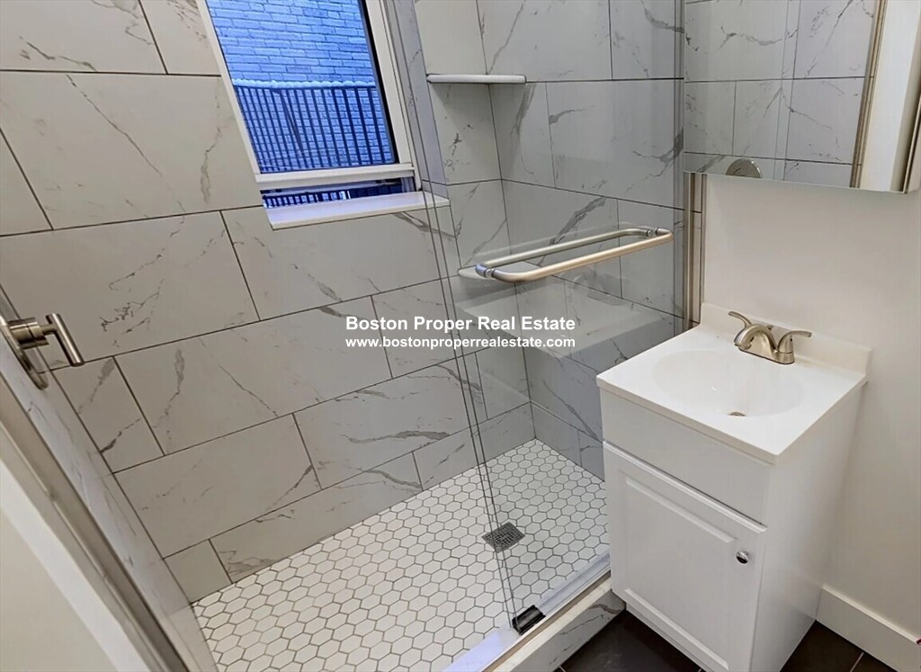 20 Queensberry St, Fenway