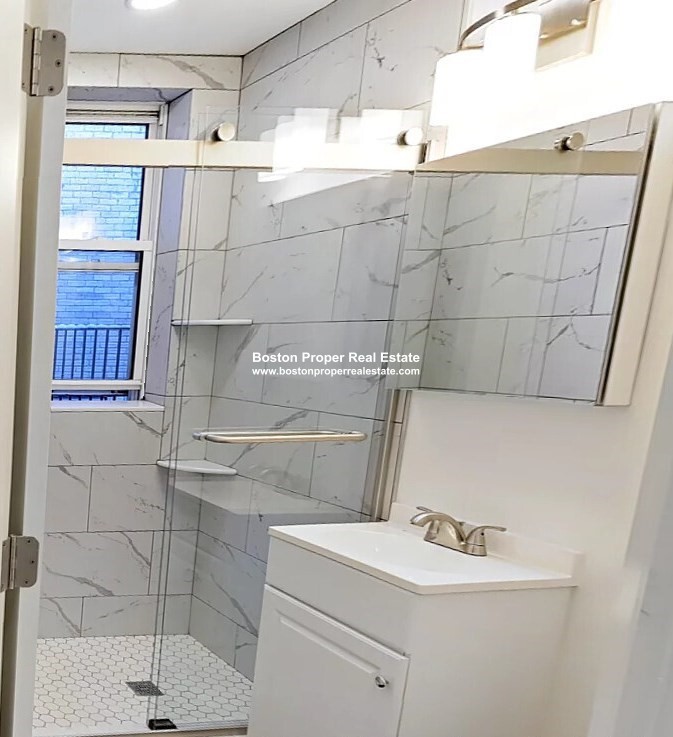 20 Queensberry St, Fenway