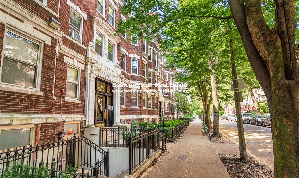 20 Queensberry St, Fenway