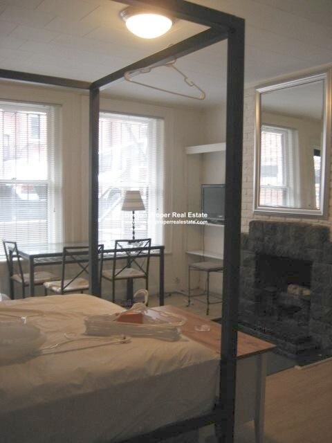 323 Beacon St, Back Bay